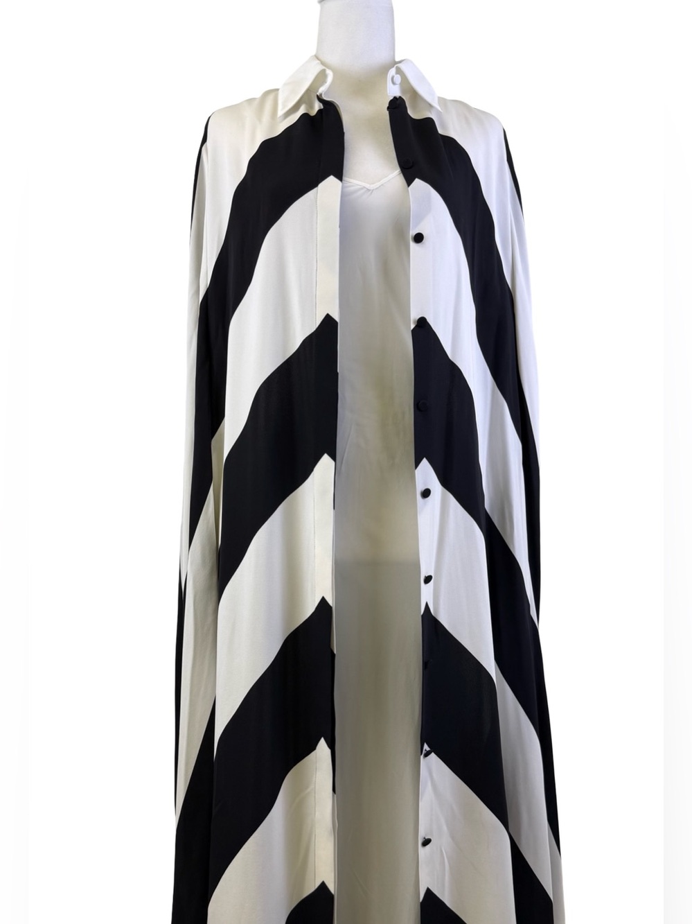 VALENTINO CHEVRON SILK CAPE  DRESS IN BLACK AND WHITE - Picture 5 of 15